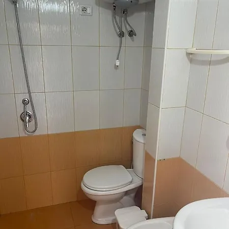 Priska Apartment *
