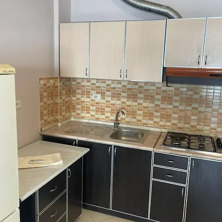 Priska Apartment *